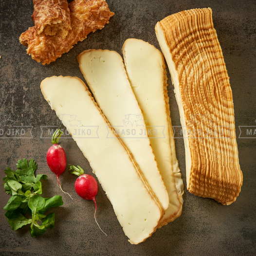 detail Koliba pařený sýr krájený